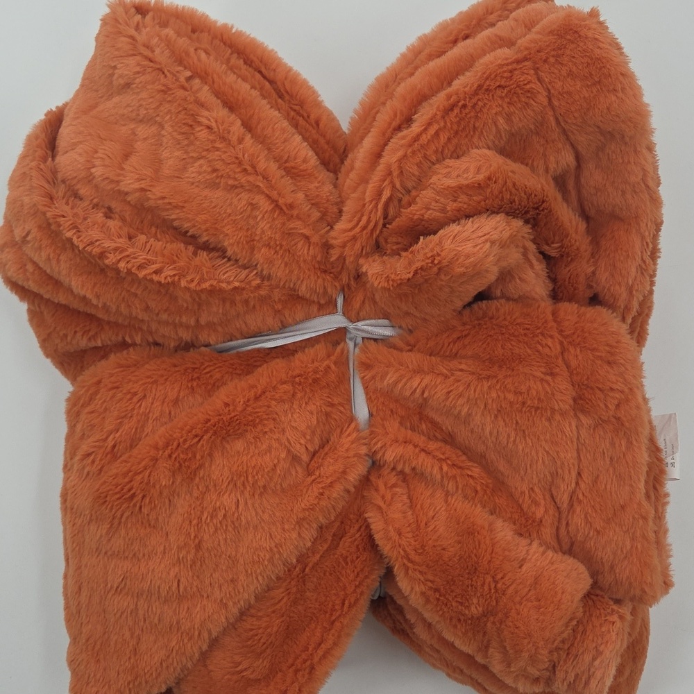 Luxurious Orange "Cathy Spice" Faux Fur Throw Blanket - Picture 10 of 15